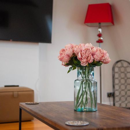 Stylish Townhouse, Work Desk, Fast Wi-Fi, Sleeps 6 스탬포드 외부 사진
