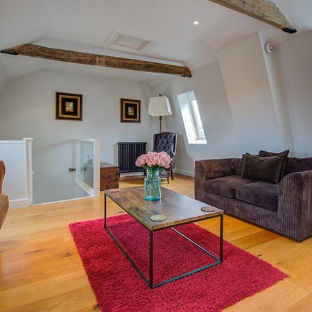 Stylish Townhouse, Work Desk, Fast Wi-Fi, Sleeps 6 스탬포드 외부 사진