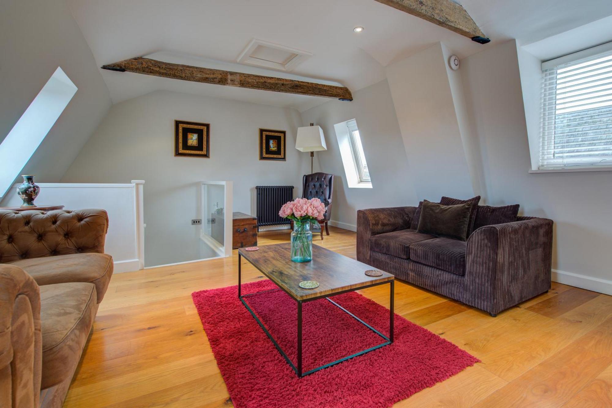 Stylish Townhouse, Work Desk, Fast Wi-Fi, Sleeps 6 스탬포드 외부 사진