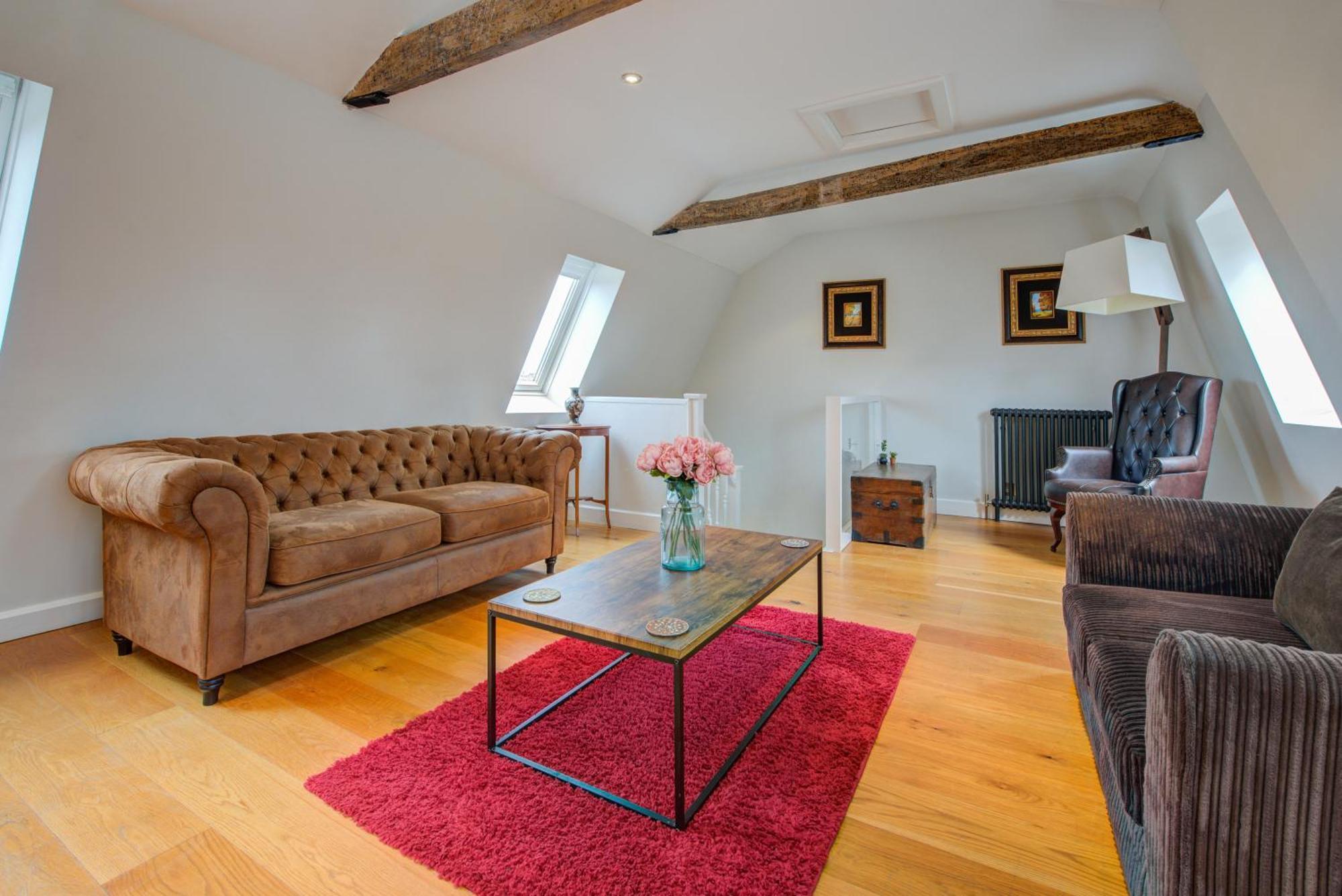Stylish Townhouse, Work Desk, Fast Wi-Fi, Sleeps 6 스탬포드 외부 사진